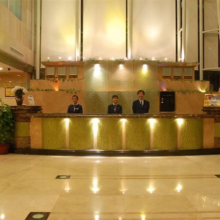 Royalty Hotel Shenzhen Bagian luar foto