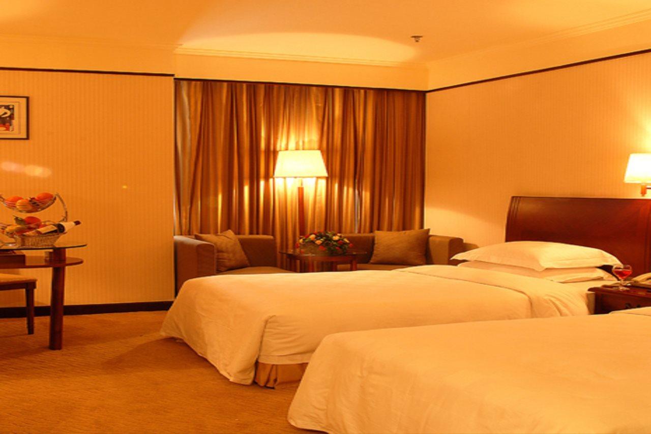Royalty Hotel Shenzhen Bagian luar foto