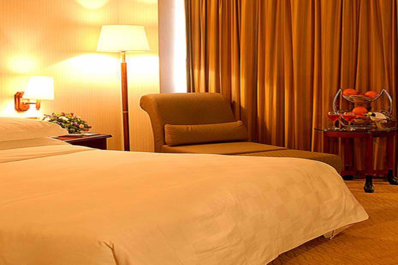 Royalty Hotel Shenzhen Bagian luar foto