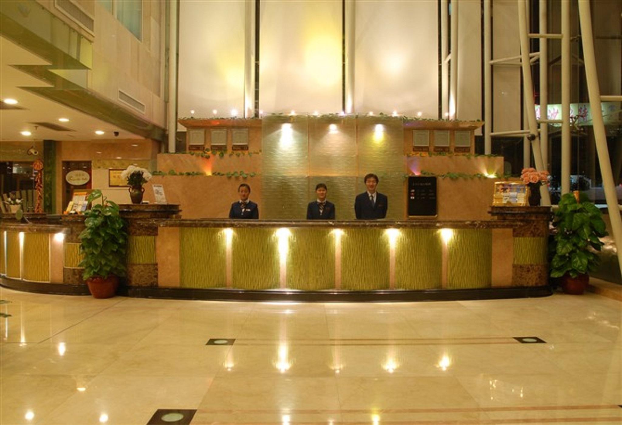 Royalty Hotel Shenzhen Bagian luar foto