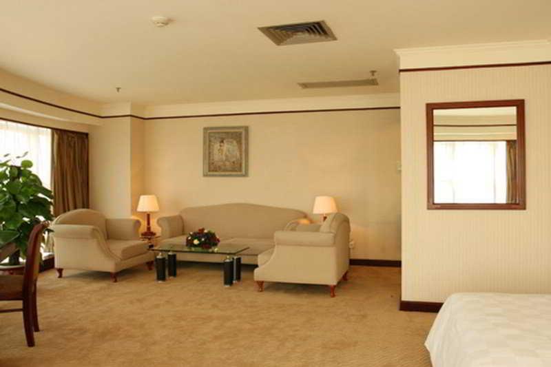 Royalty Hotel Shenzhen Bagian luar foto