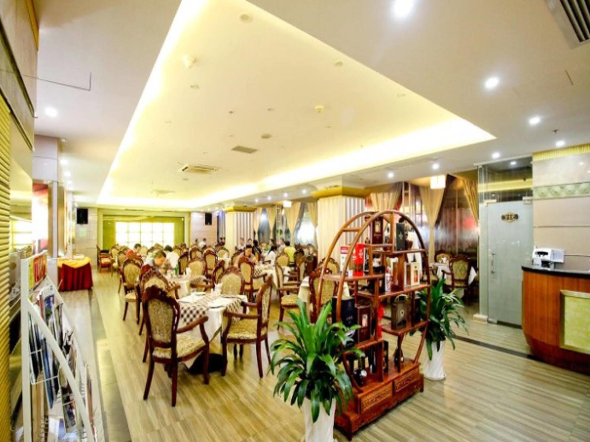 Royalty Hotel Shenzhen Bagian luar foto