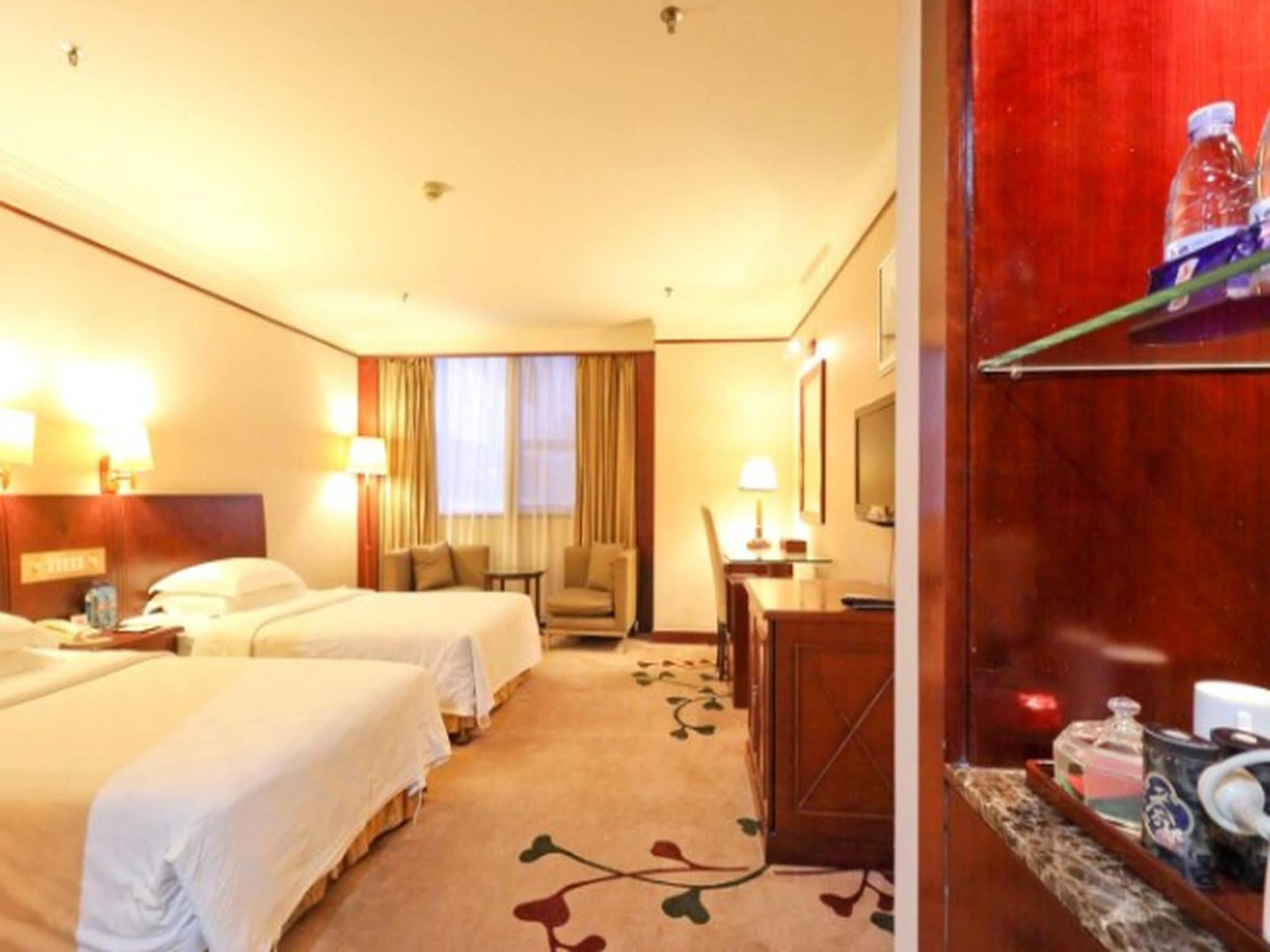 Royalty Hotel Shenzhen Bagian luar foto